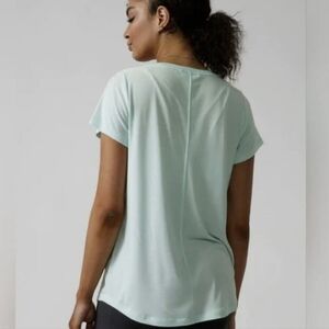 Athleta Stratus II Tee in Light Mint